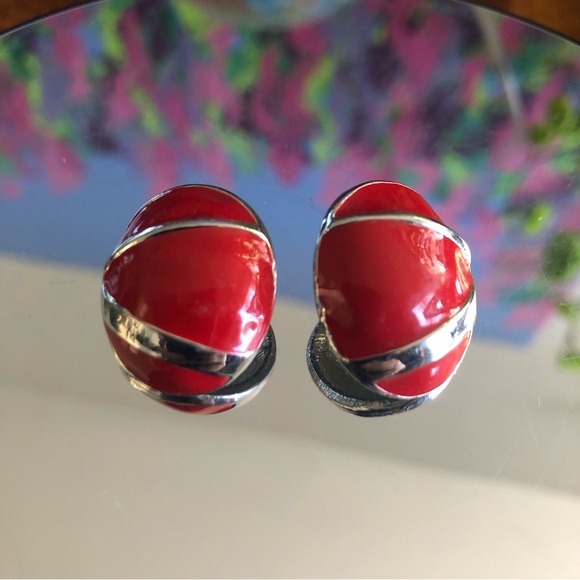 Vintage oval red enamel silver setting pierced earrings - Picture 6 of 9